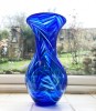 Vase light & deep blue feathered flower vase